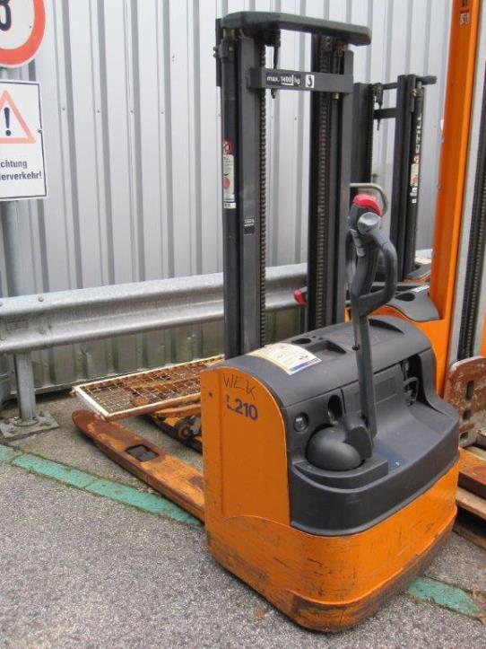 Gepflegte Flurförderfahrzeuge-3